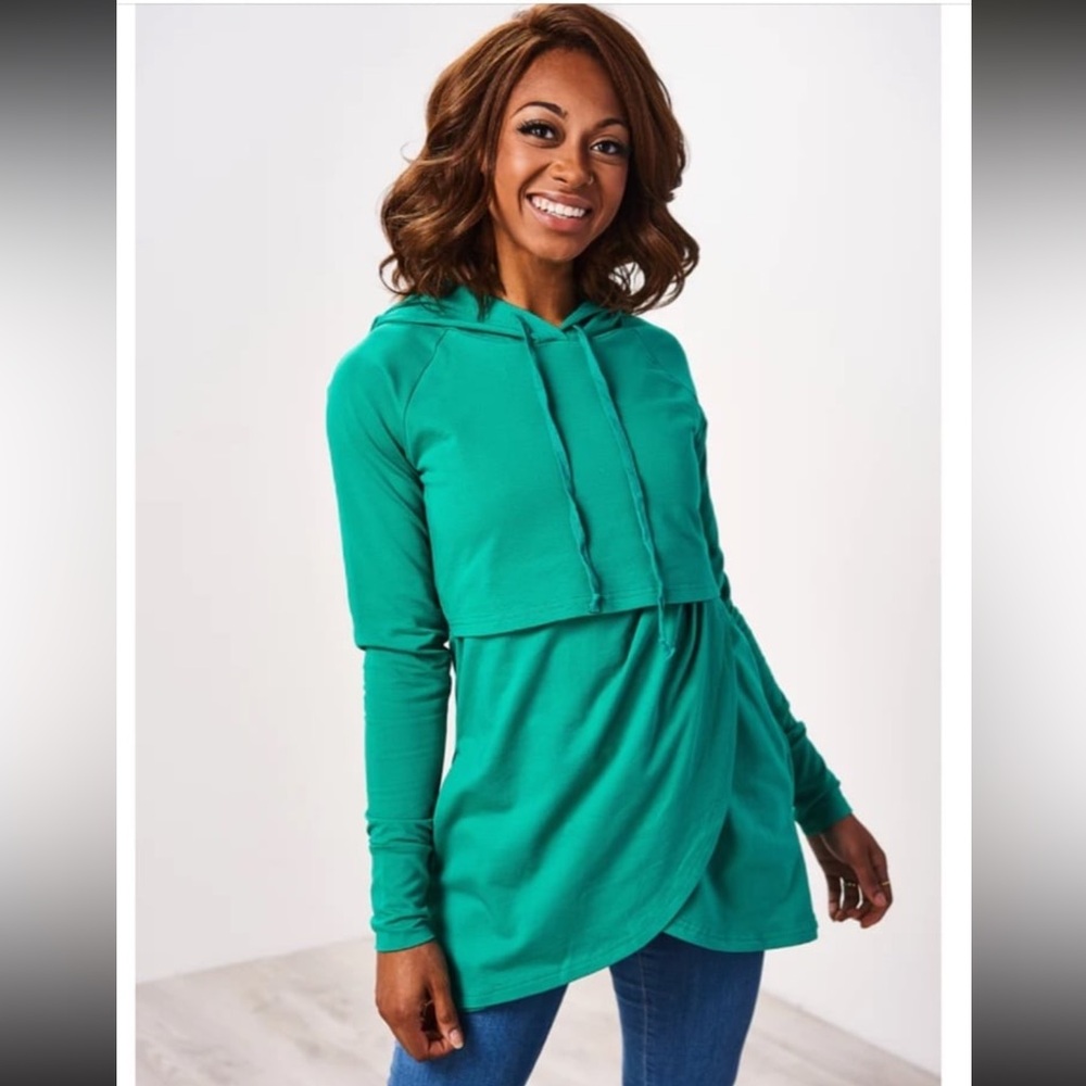❤️Latched Mama breastfeeding nursing hooded top